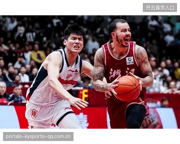 球队遭遇连败,教练战术板被球迷集中质疑 球队遭遇连败,教练战术板被球迷集中质疑
