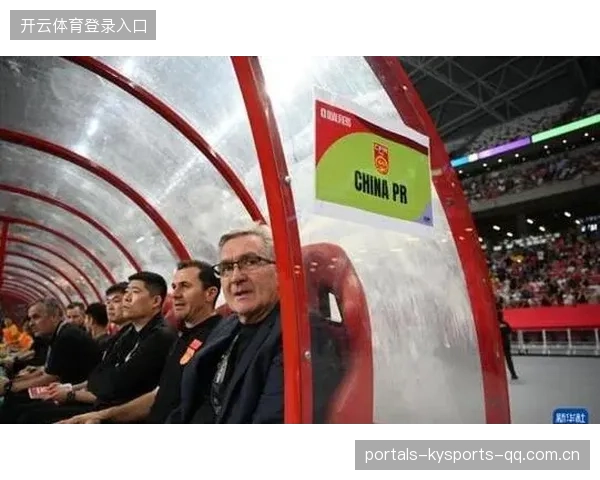 续约战引发转会风波：足坛暗战背后的博弈与机遇